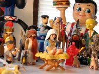 toys-legos-big-boy-burns-Funny-Bad-Worst-nativity-scenes-manger-1040788492.jpg