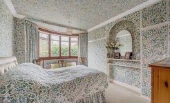 terrible-real-estate-photos-26-5c35ea0b4d140__700.jpg