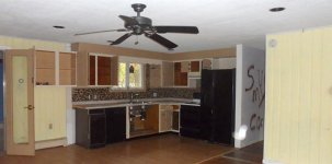 terrible-real-estate-photos-31-5c35ea4394903__700.jpg