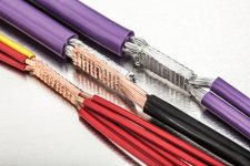 Ultrasonic Welder Wire Splice Closeup - Telsonic.jpg