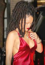 The-singer-risked-a-nip-slip-in-the-silk-slip-676493~3.jpg